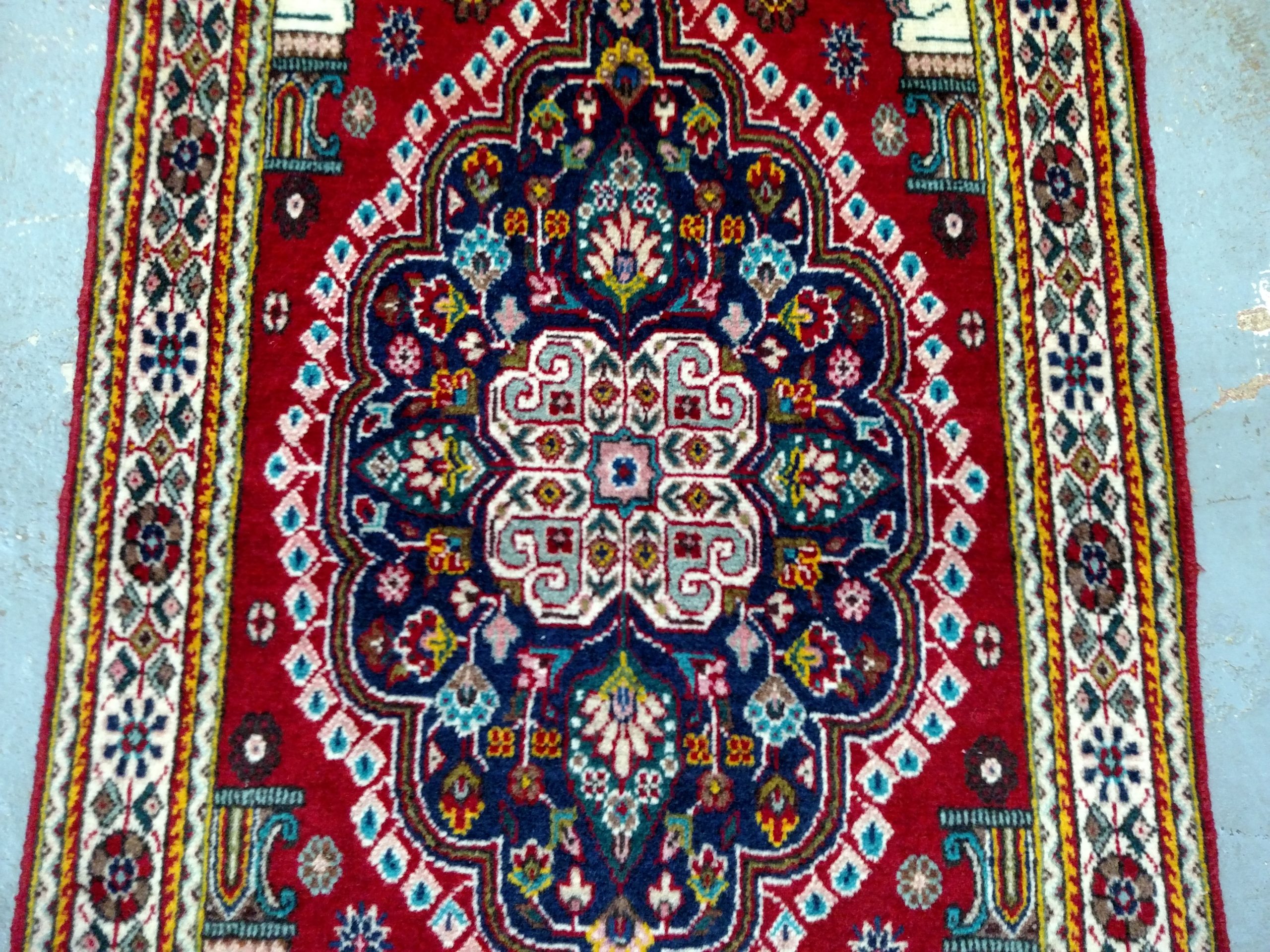 Abadeh Persian Rug
