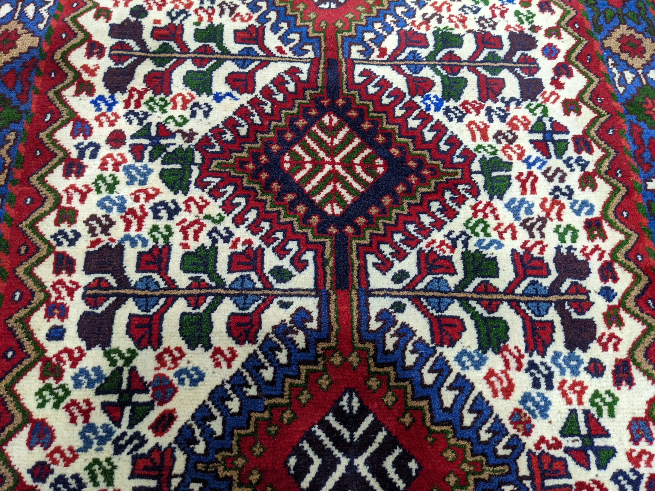 Ivory Yalameh Persian Rug