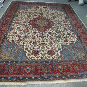 9'9" x 12'7" Sarouk Persian Rug